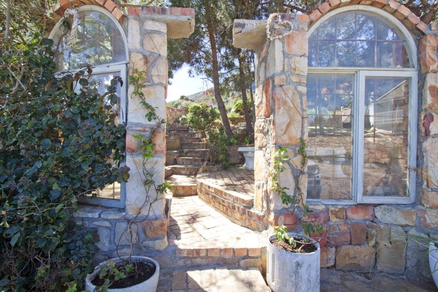 To Let 5 Bedroom Property for Rent in San Michel Western Cape